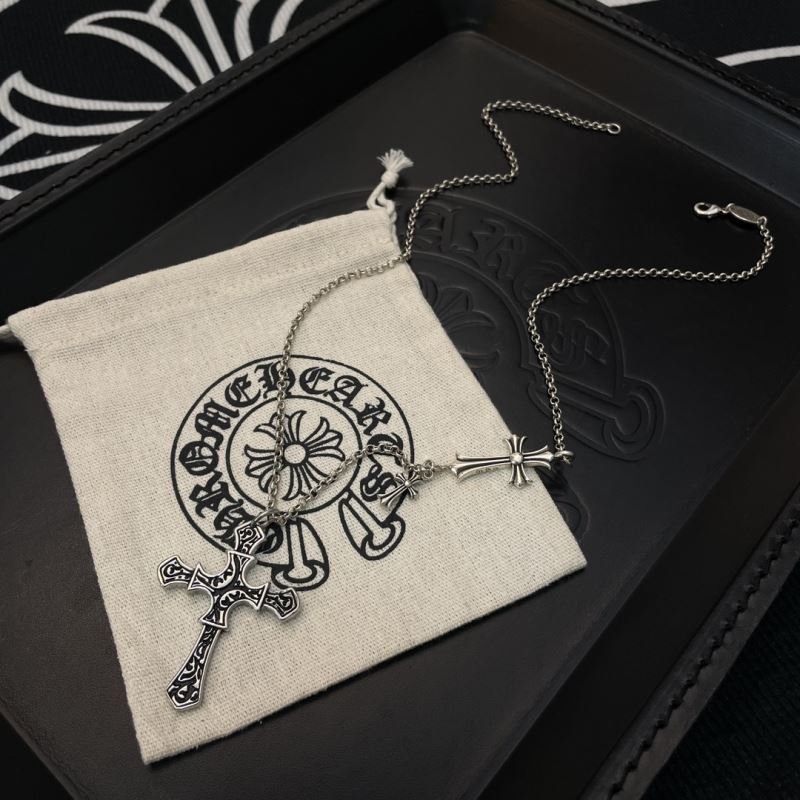 Ch*0me He**ts necklaces